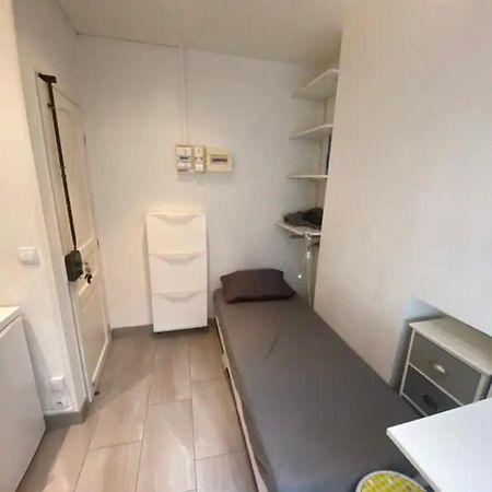 Small Studio Near Eiffel Tower Paris Exterior photo